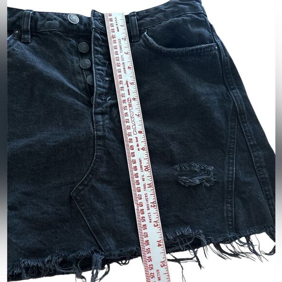 WE THE FREE BLACK DENIM DISTRESSED MINI SKIRT EUC - Picture 3 of 4